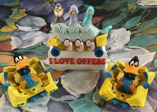 Vintage daffy duck car - duck,